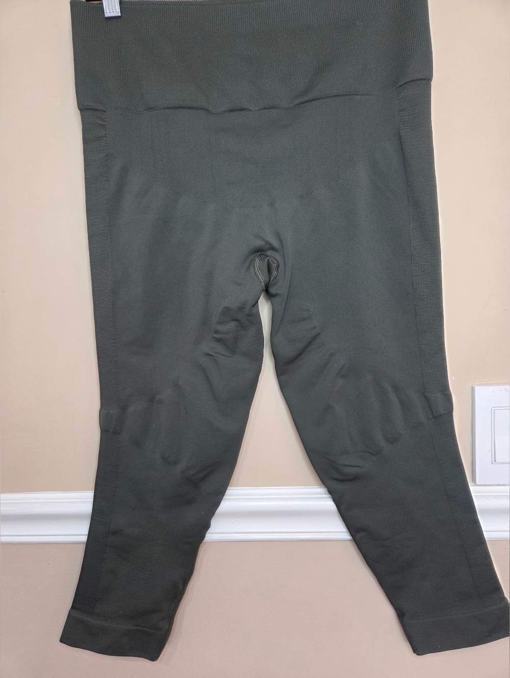 Lululemon Zone In Crop Dark Slate fit size 10 rare - Picture 8 of 13